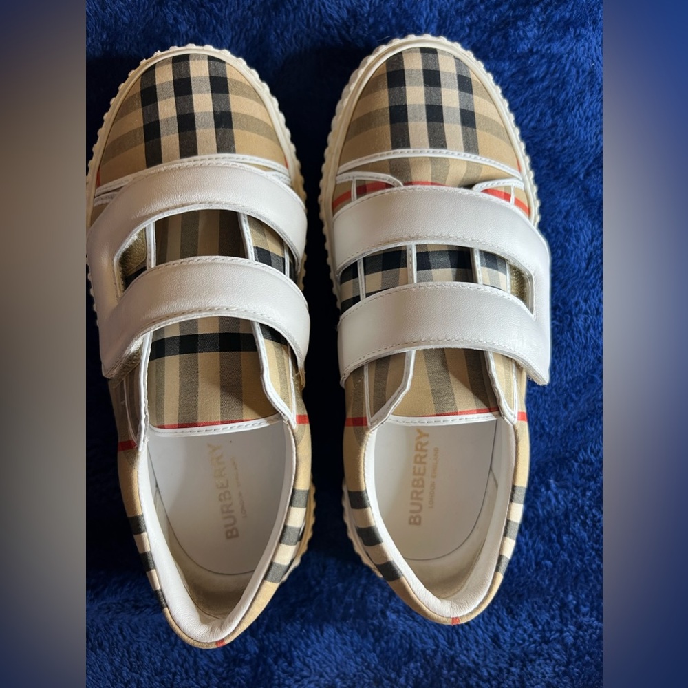 Burberry checked cotton and leather new boys or unisex sneakers.